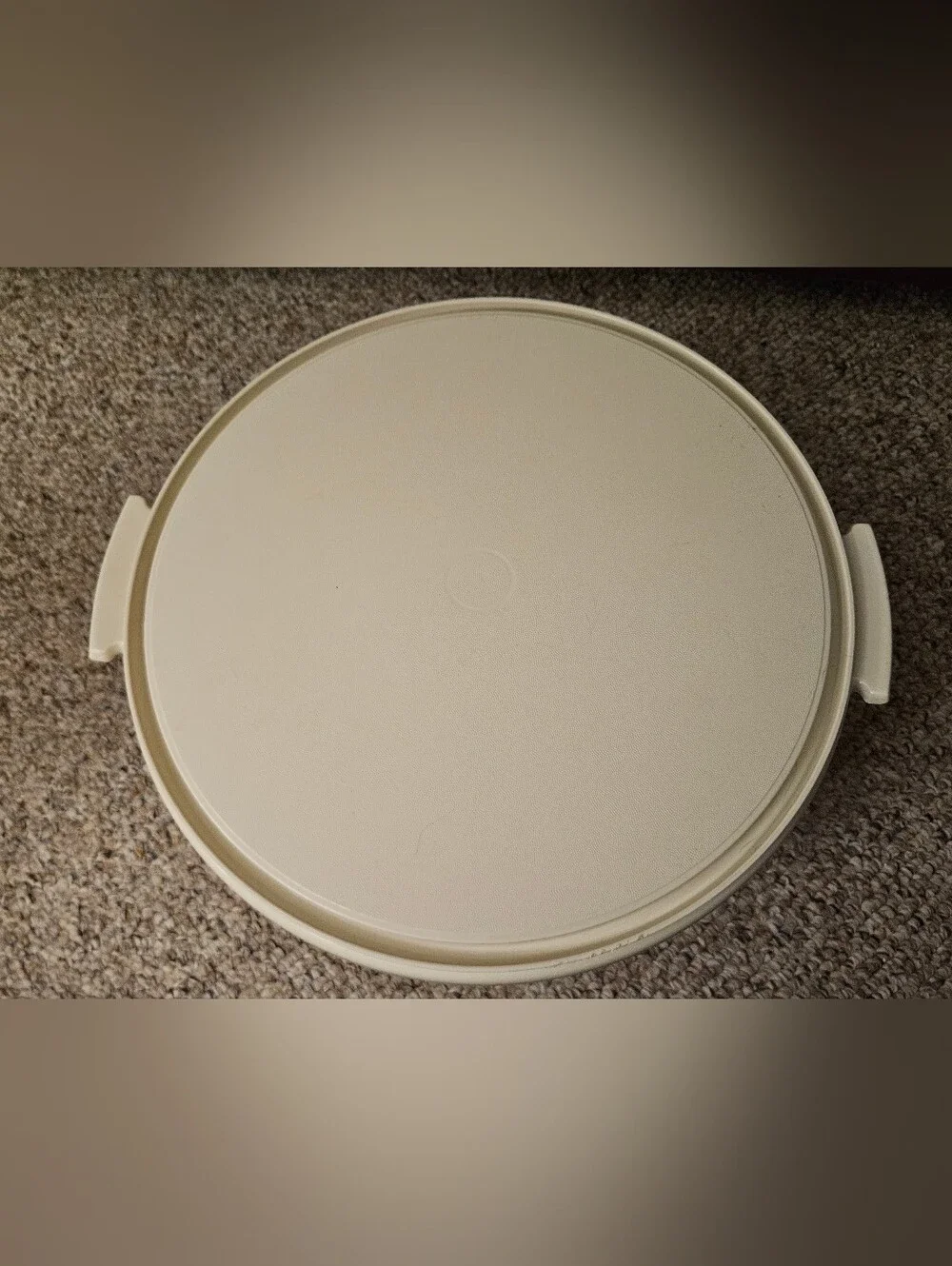 Tupperware Giant Cake Carrier 1256-4 Missing Handle